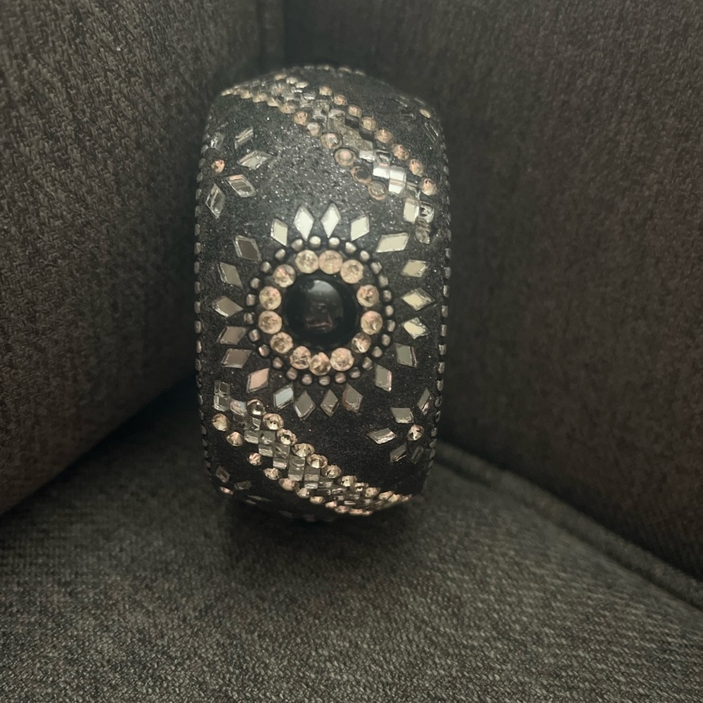 Glittery Thick Bangle with rhinestones and black beads